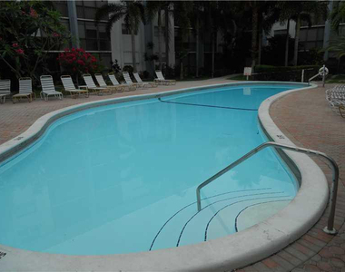 5321 Ne 24th Terrace - Photo Thumbnail 12