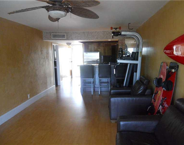 5321 Ne 24th Terrace - Photo Thumbnail 9