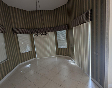 7107 Nw 47th Lane - Photo Thumbnail 2