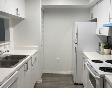 12112 Saint Andrews Place - Photo Thumbnail 5