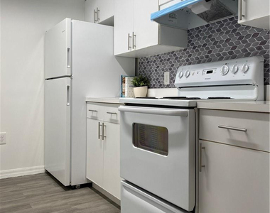 12112 Saint Andrews Place - Photo Thumbnail 6