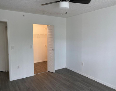 12112 Saint Andrews Place - Photo Thumbnail 11