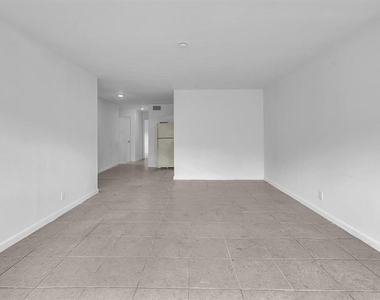5748 Nw 27th Court - Photo Thumbnail 18