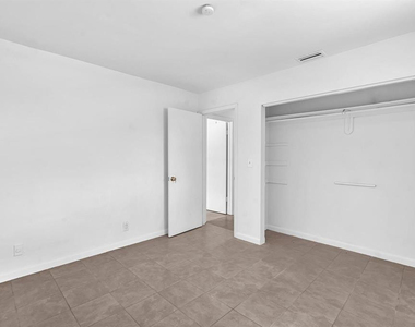5748 Nw 27th Court - Photo Thumbnail 2