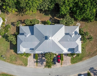2601 Creekside Drive - Photo Thumbnail 2