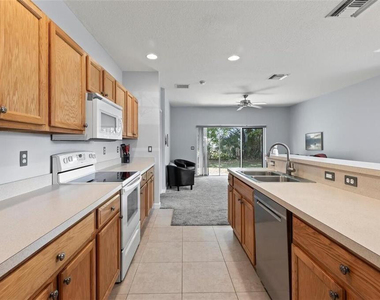 2601 Creekside Drive - Photo Thumbnail 8
