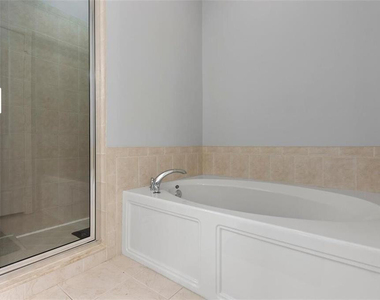 2601 Creekside Drive - Photo Thumbnail 13