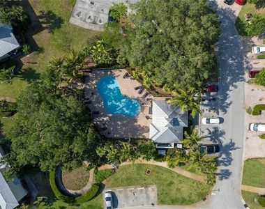 2601 Creekside Drive - Photo Thumbnail 5