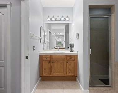 2601 Creekside Drive - Photo Thumbnail 10