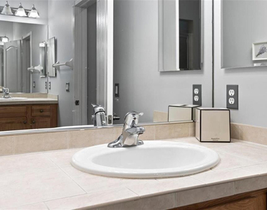 2601 Creekside Drive - Photo Thumbnail 12