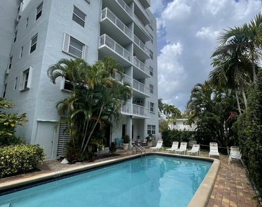 720 Orton Avenue - Photo Thumbnail 2