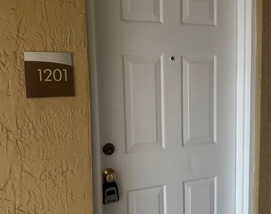 5620 Nw 61st Street - Photo Thumbnail 12