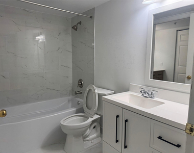 5620 Nw 61st Street - Photo Thumbnail 7