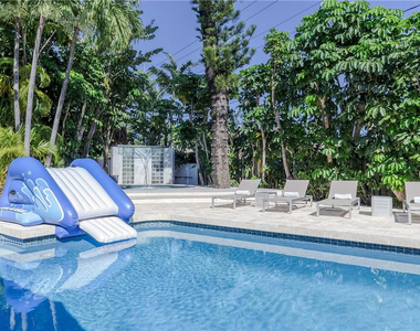 1800 Se Admirals Way - Photo Thumbnail 43