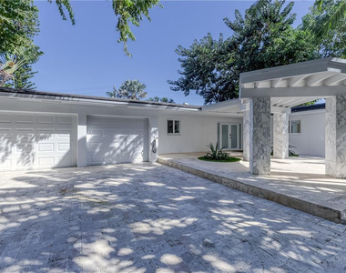 1800 Se Admirals Way - Photo Thumbnail 38