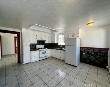 609 Camulos Street - Photo Thumbnail 8
