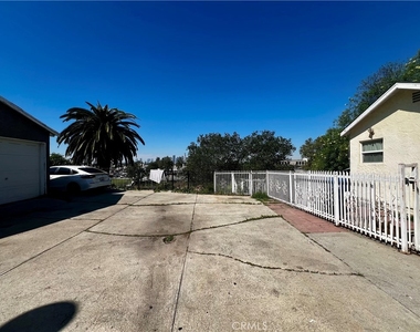 609 Camulos Street - Photo Thumbnail 12