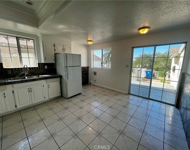 609 Camulos Street - Photo Thumbnail 7