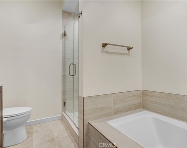 4949 Genesta Avenue - Photo Thumbnail 23