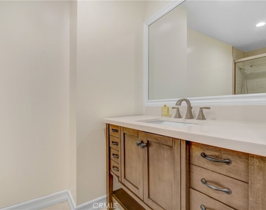 4949 Genesta Avenue - Photo Thumbnail 26