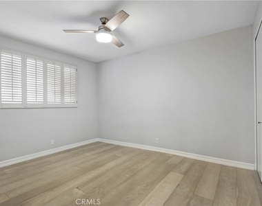 4949 Genesta Avenue - Photo Thumbnail 24