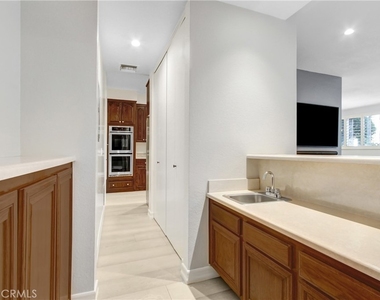 4949 Genesta Avenue - Photo Thumbnail 16