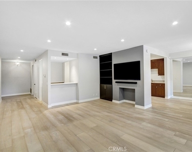 4949 Genesta Avenue - Photo Thumbnail 9