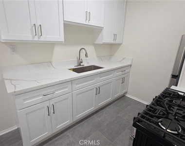 3408 W Sunset Boulevard - Photo Thumbnail 8