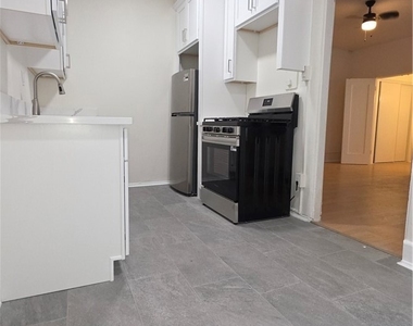 3408 W Sunset Boulevard - Photo Thumbnail 9