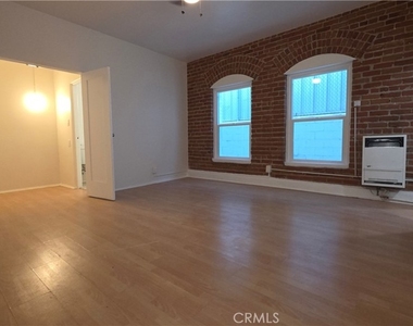 3408 W Sunset Boulevard - Photo Thumbnail 2