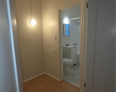 3408 W Sunset Boulevard - Photo Thumbnail 10