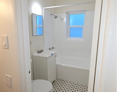 3408 W Sunset Boulevard - Photo Thumbnail 11