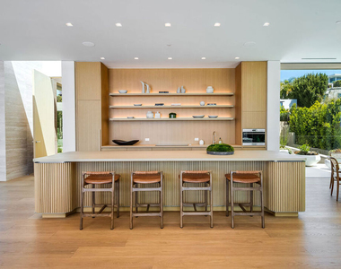 9016 Thrasher Avenue - Photo Thumbnail 12