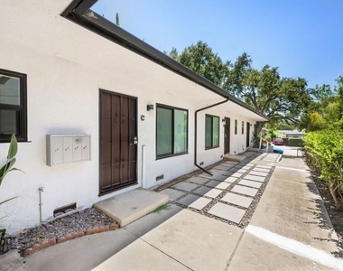 2007 E Villa Street - Photo Thumbnail 3
