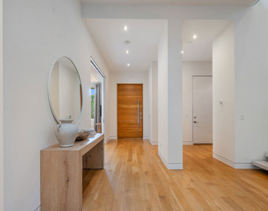 6359 Colgate Ave - Photo Thumbnail 3