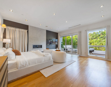 6359 Colgate Ave - Photo Thumbnail 12