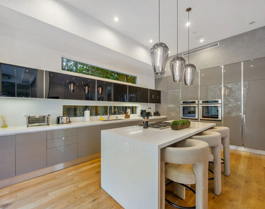 6359 Colgate Ave - Photo Thumbnail 10