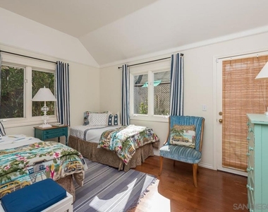 7337 Olivetas Ave - Photo Thumbnail 19
