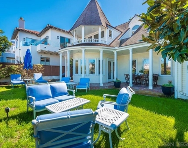 7337 Olivetas Ave - Photo Thumbnail 23
