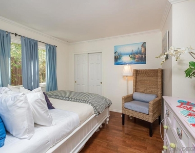 7337 Olivetas Ave - Photo Thumbnail 17