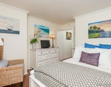 7337 Olivetas Ave - Photo Thumbnail 18