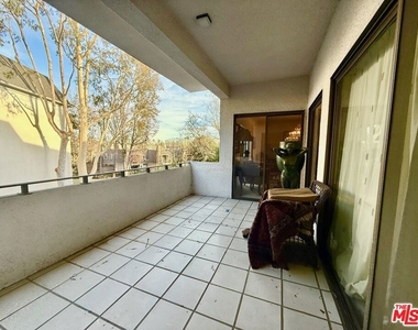 637 Wilcox Avenue - Photo Thumbnail 18