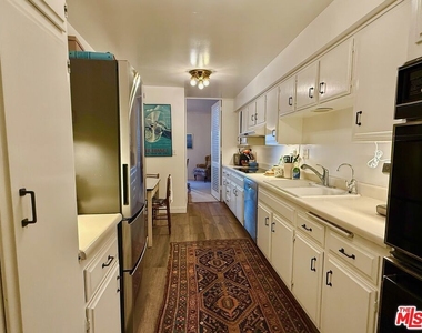 637 Wilcox Avenue - Photo Thumbnail 14