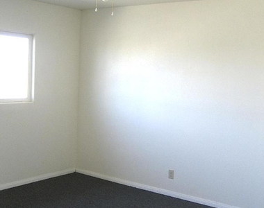 10340 E Vernon Avenue - Photo Thumbnail 5