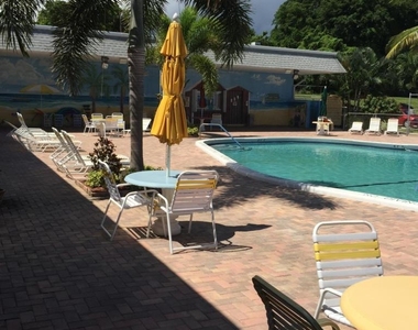 2960 Lake Osborne Drive - Photo Thumbnail 10