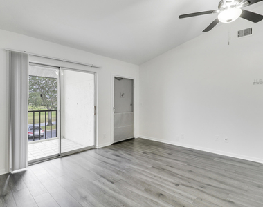 6392 Chasewood Drive - Photo Thumbnail 3