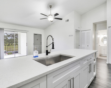 6392 Chasewood Drive - Photo Thumbnail 7