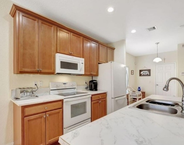 9322 Treasure Coast Street - Photo Thumbnail 8