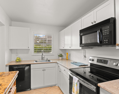 1300 Seaway Drive - Photo Thumbnail 3