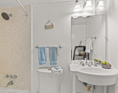 1300 Seaway Drive - Photo Thumbnail 10
